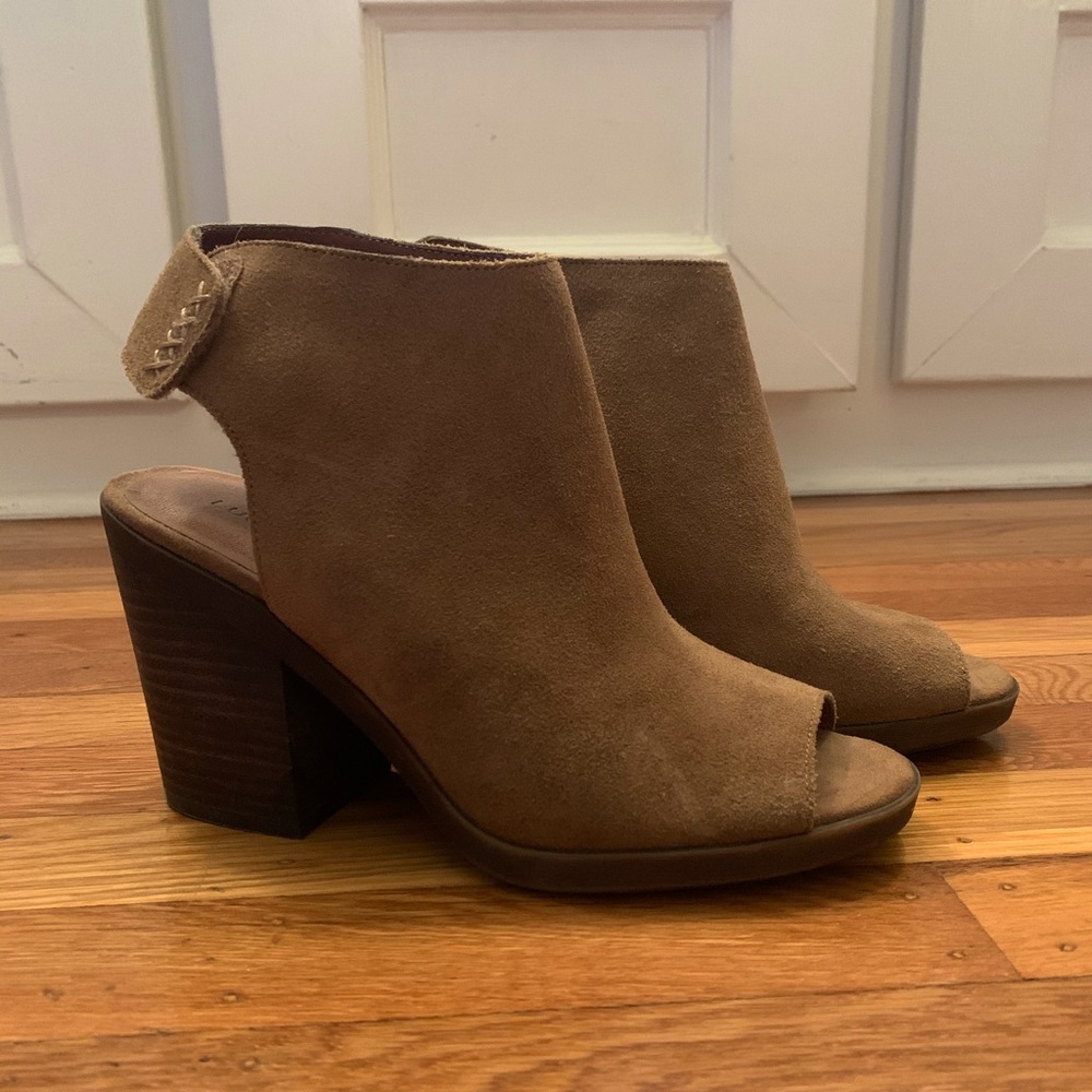 Brown Leather Heels with Adjustable Velcro Strap